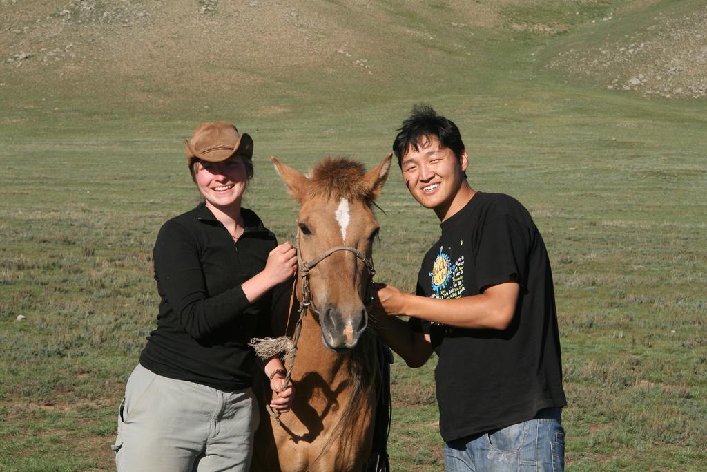 Golden Gobi Hostel & Tours Oulan-Bator Extérieur photo