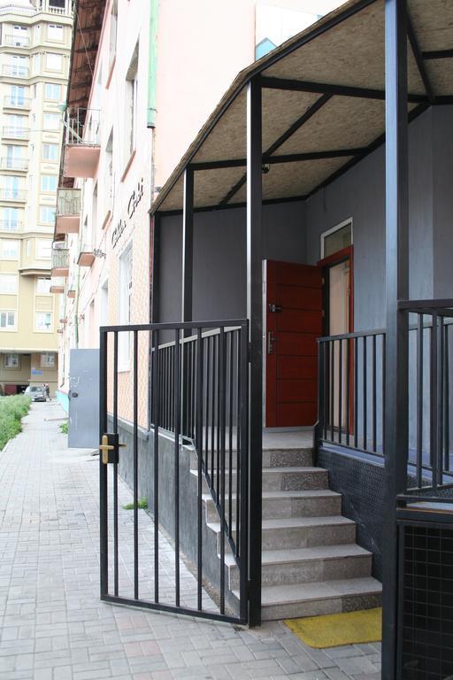 Golden Gobi Hostel & Tours Oulan-Bator Extérieur photo